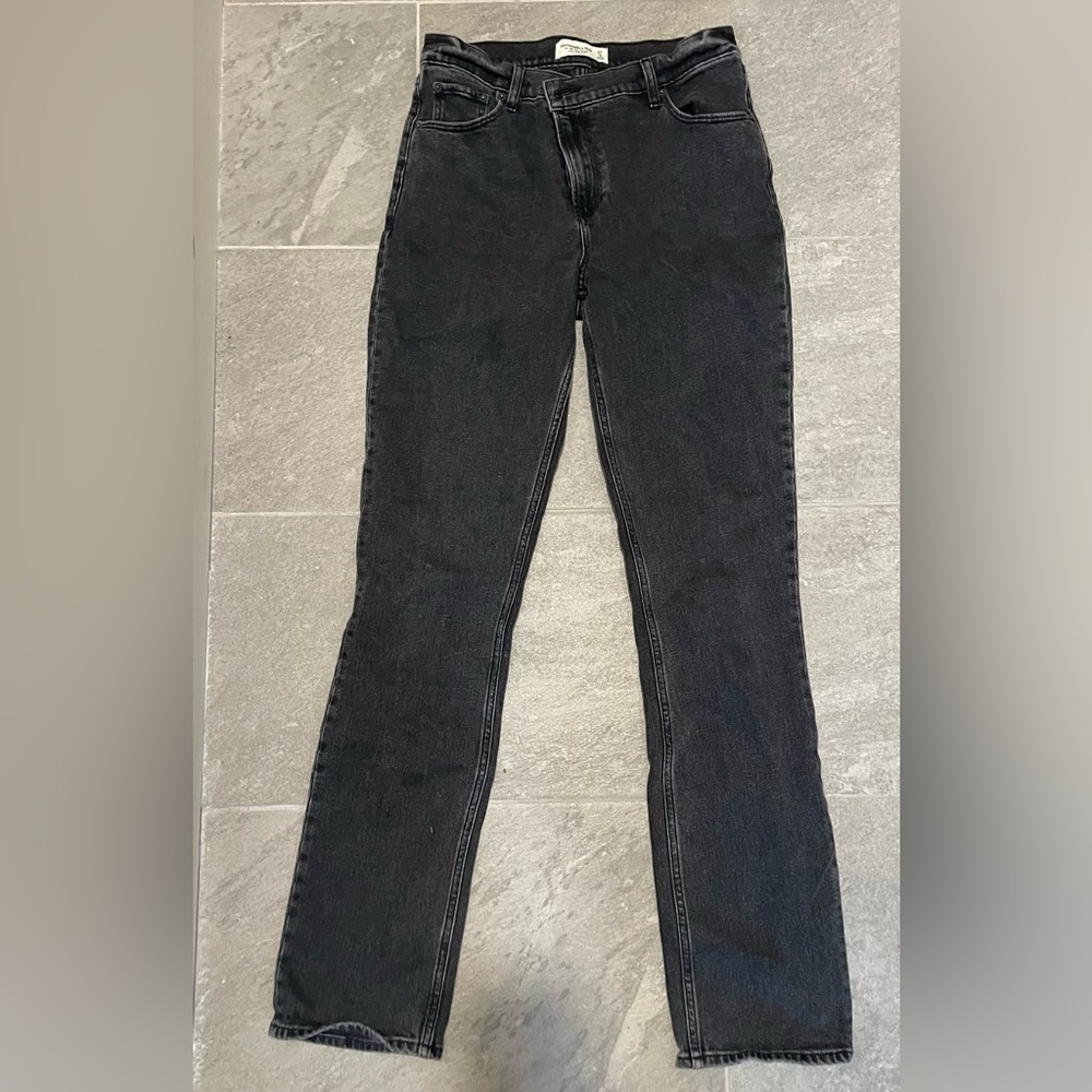Abercrombie & Fitch Black Ultra High Rise 90s Straight Jean